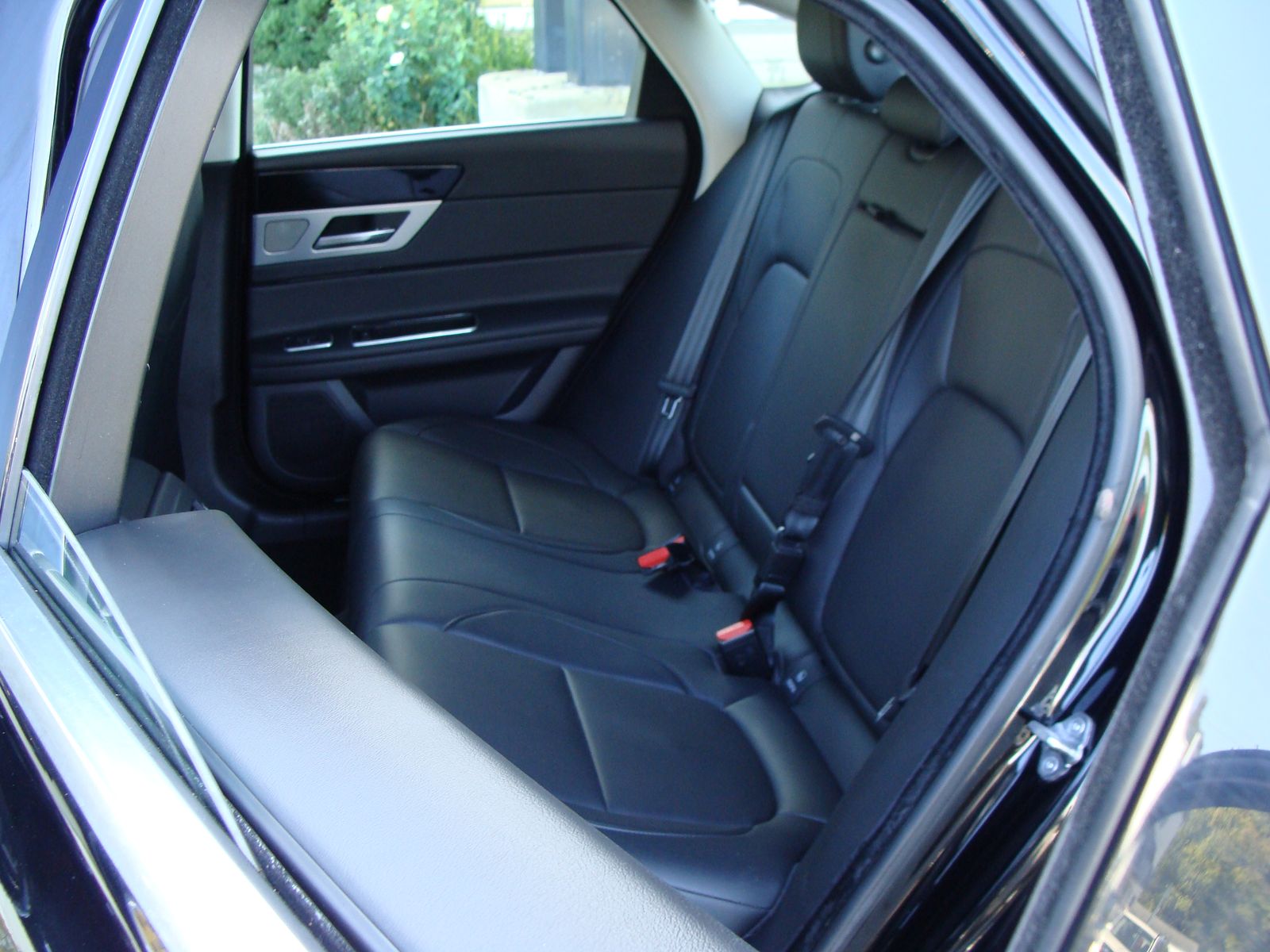 2017 Jaguar XF 35t Premium Image 13 of 44