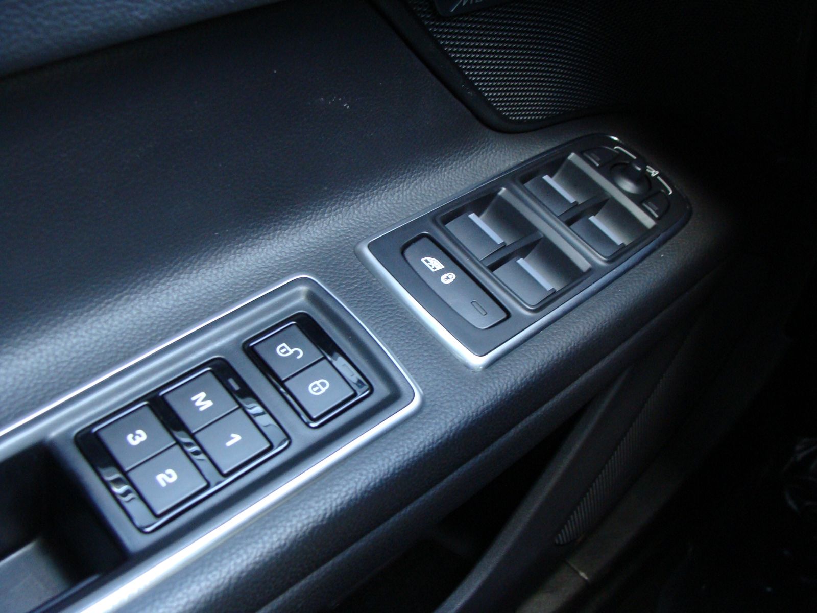 2017 Jaguar XF 35t Premium Image 28 of 44