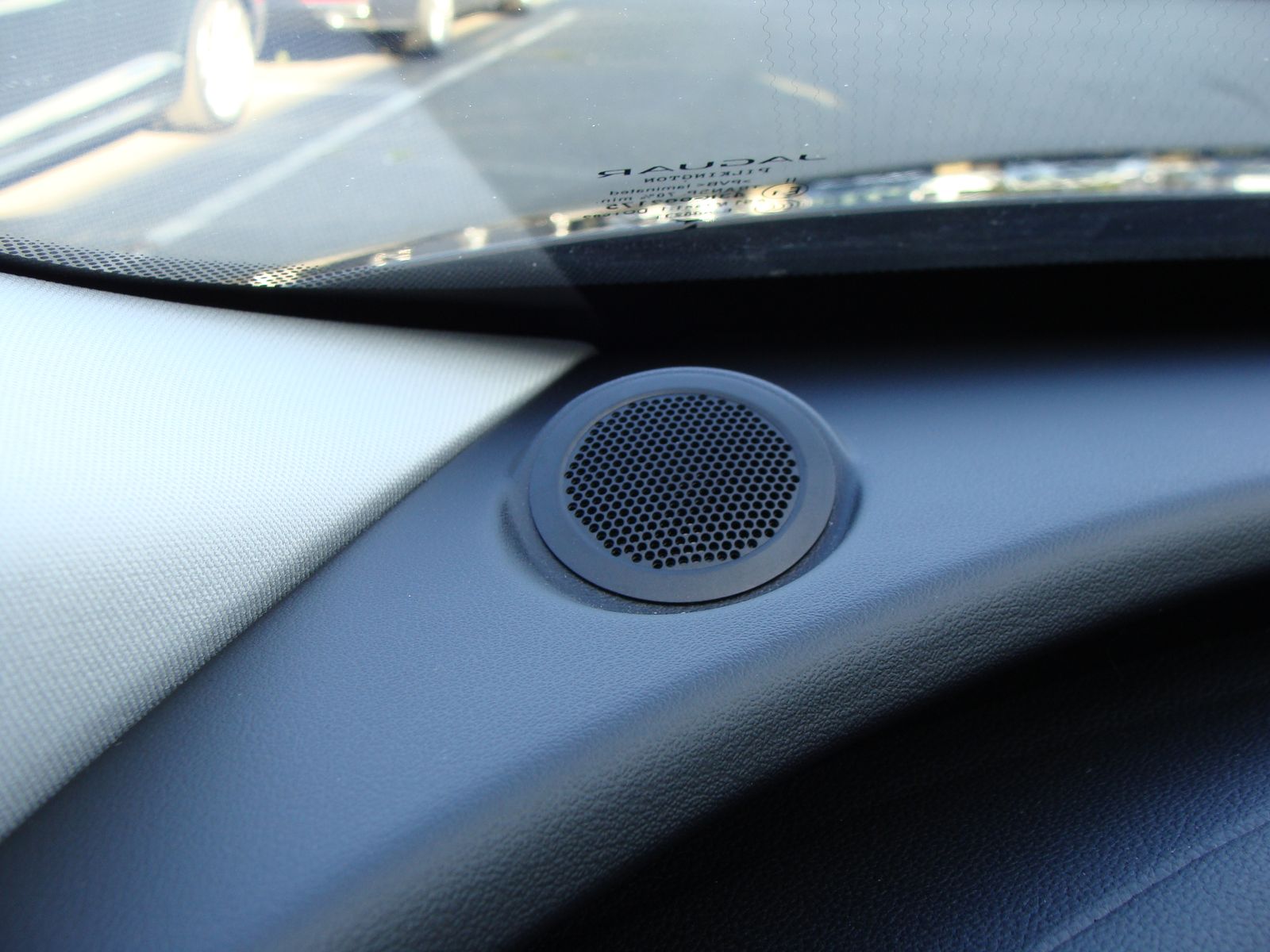 2017 Jaguar XF 35t Premium Image 35 of 44