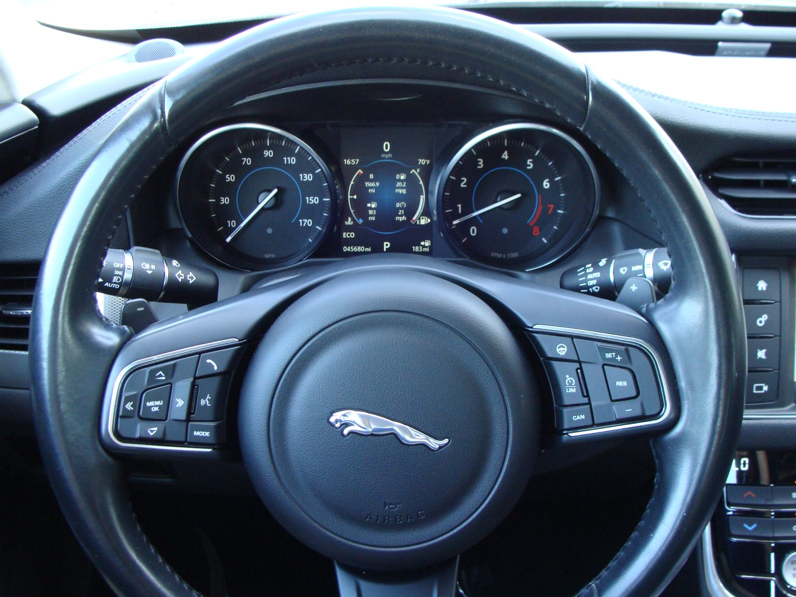 2017 Jaguar XF 35t Premium Image 36 of 44