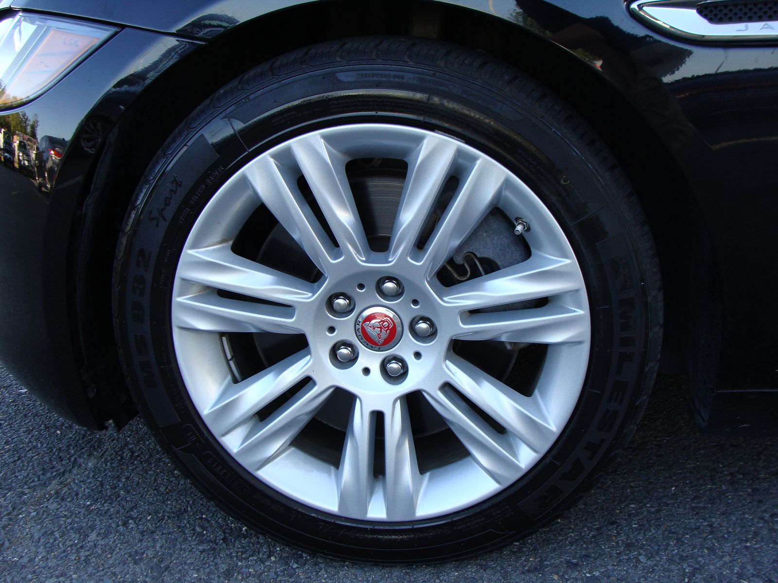 2017 Jaguar XF 35t Premium Image 9 of 44