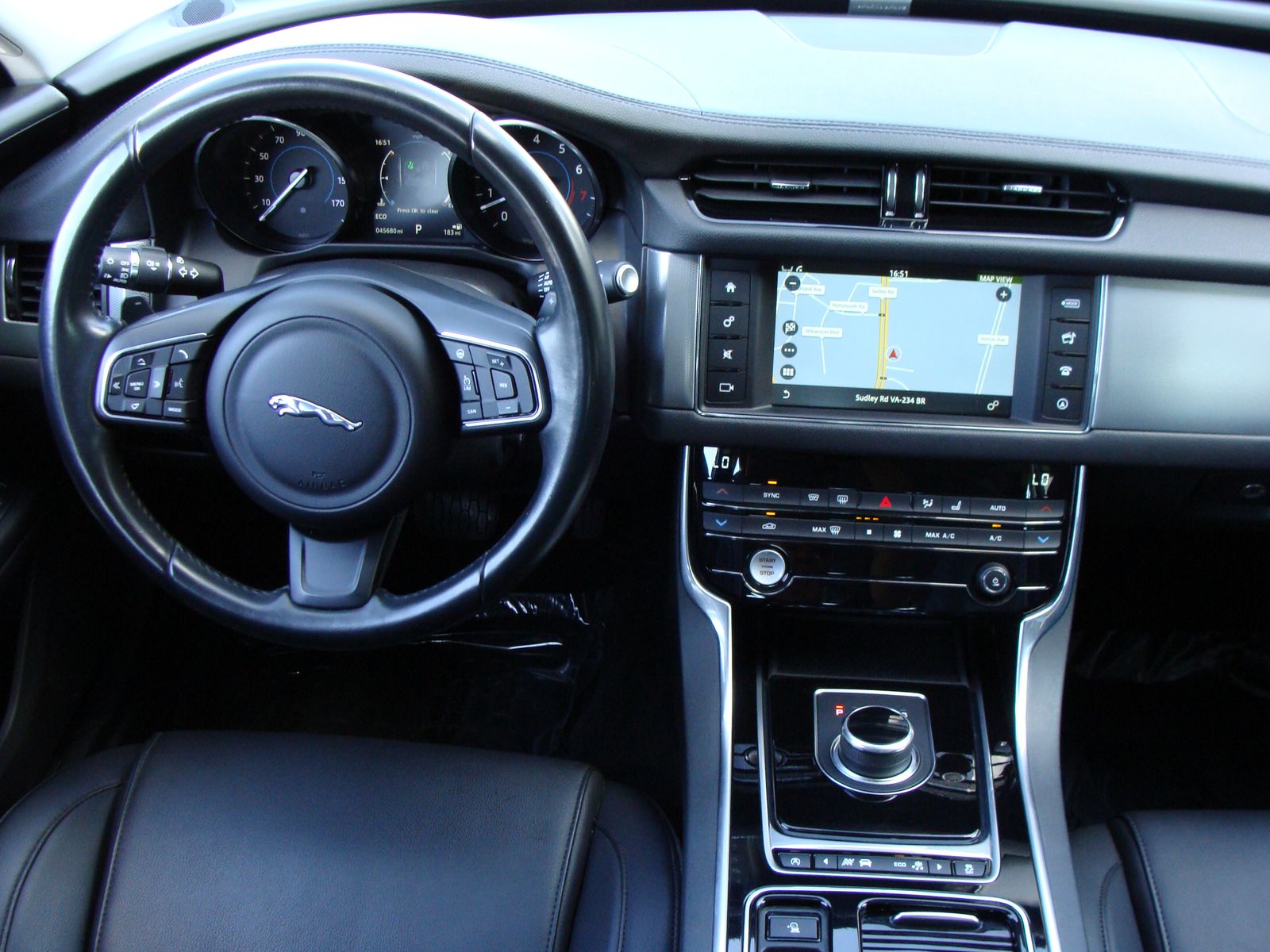 2017 Jaguar XF 35t Premium Image 15 of 44