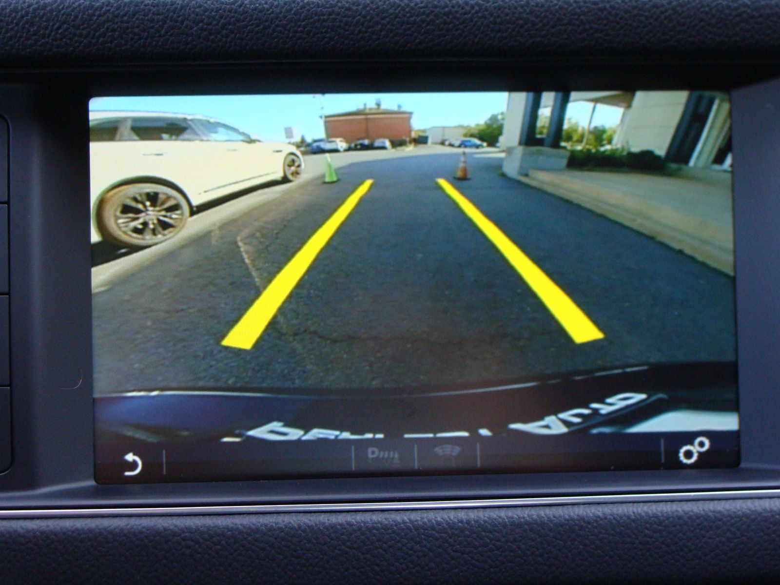 2017 Jaguar XF 35t Premium Image 20 of 44