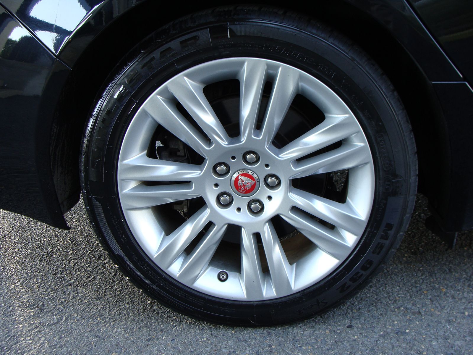 2017 Jaguar XF 35t Premium Image 7 of 44