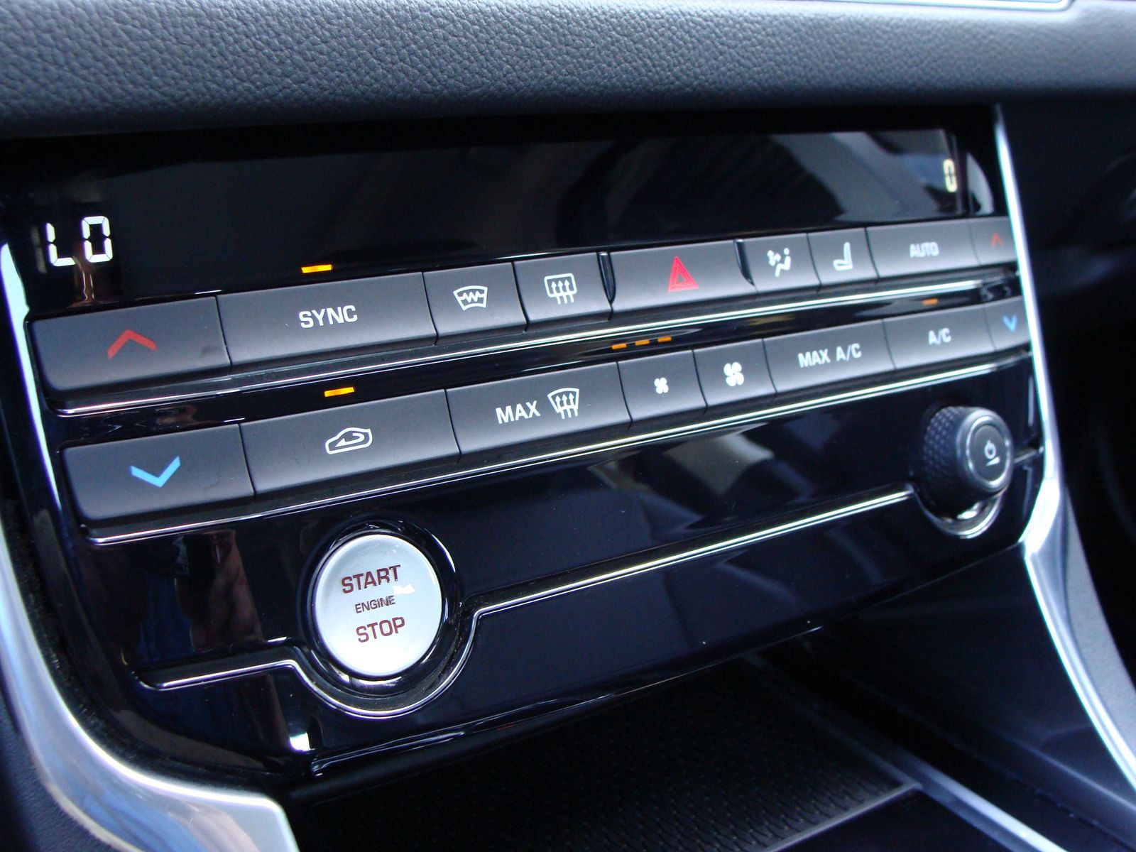 2017 Jaguar XF 35t Premium Image 18 of 44