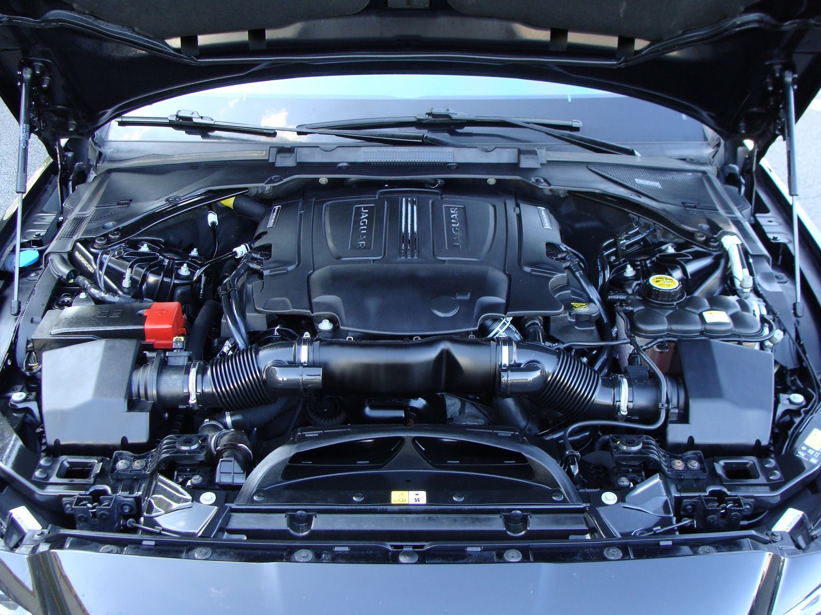 2017 Jaguar XF 35t Premium Image 5 of 44