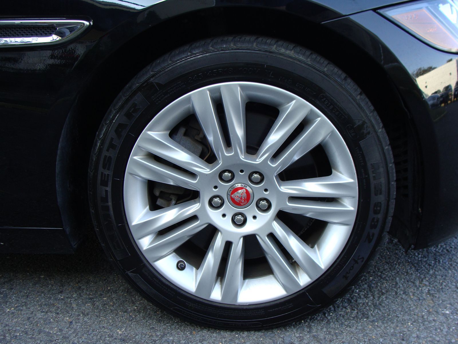 2017 Jaguar XF 35t Premium Image 8 of 44