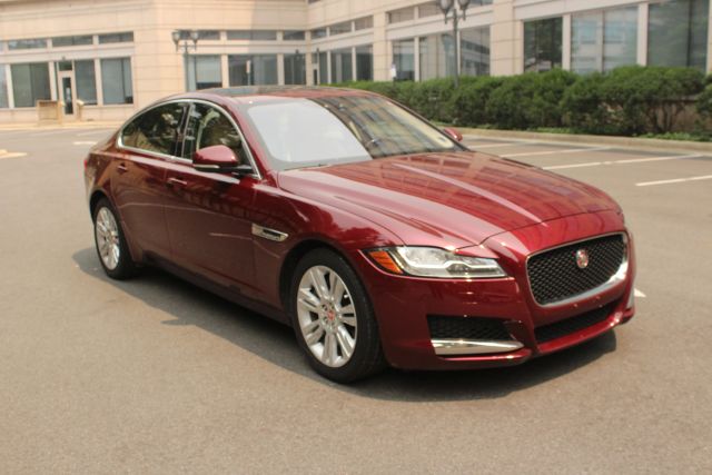 2017 Jaguar XF 35t Premium Image 3 of 34
