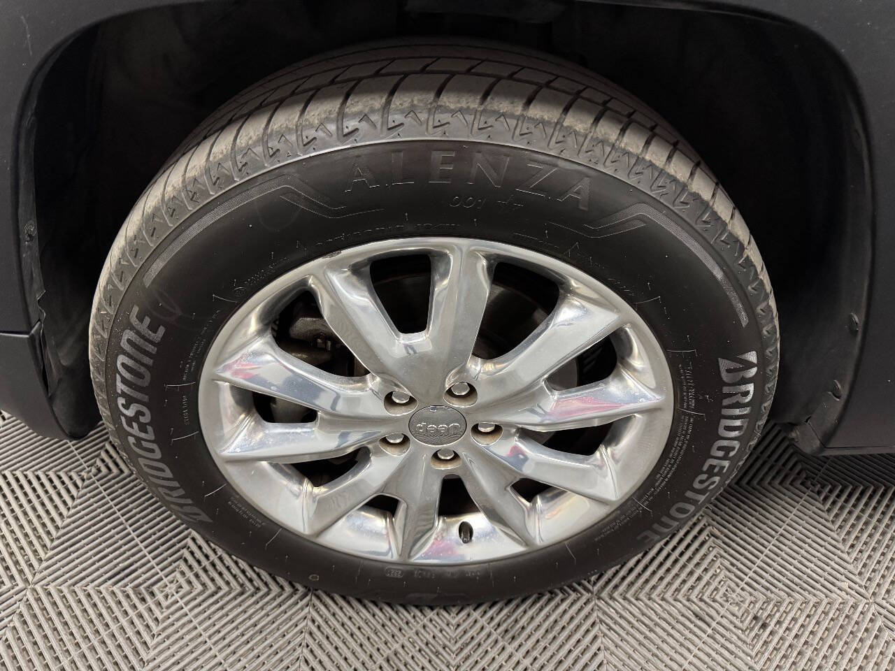Vehicle image 14 of 59