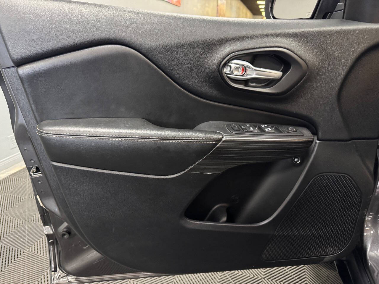 Vehicle image 48 of 59