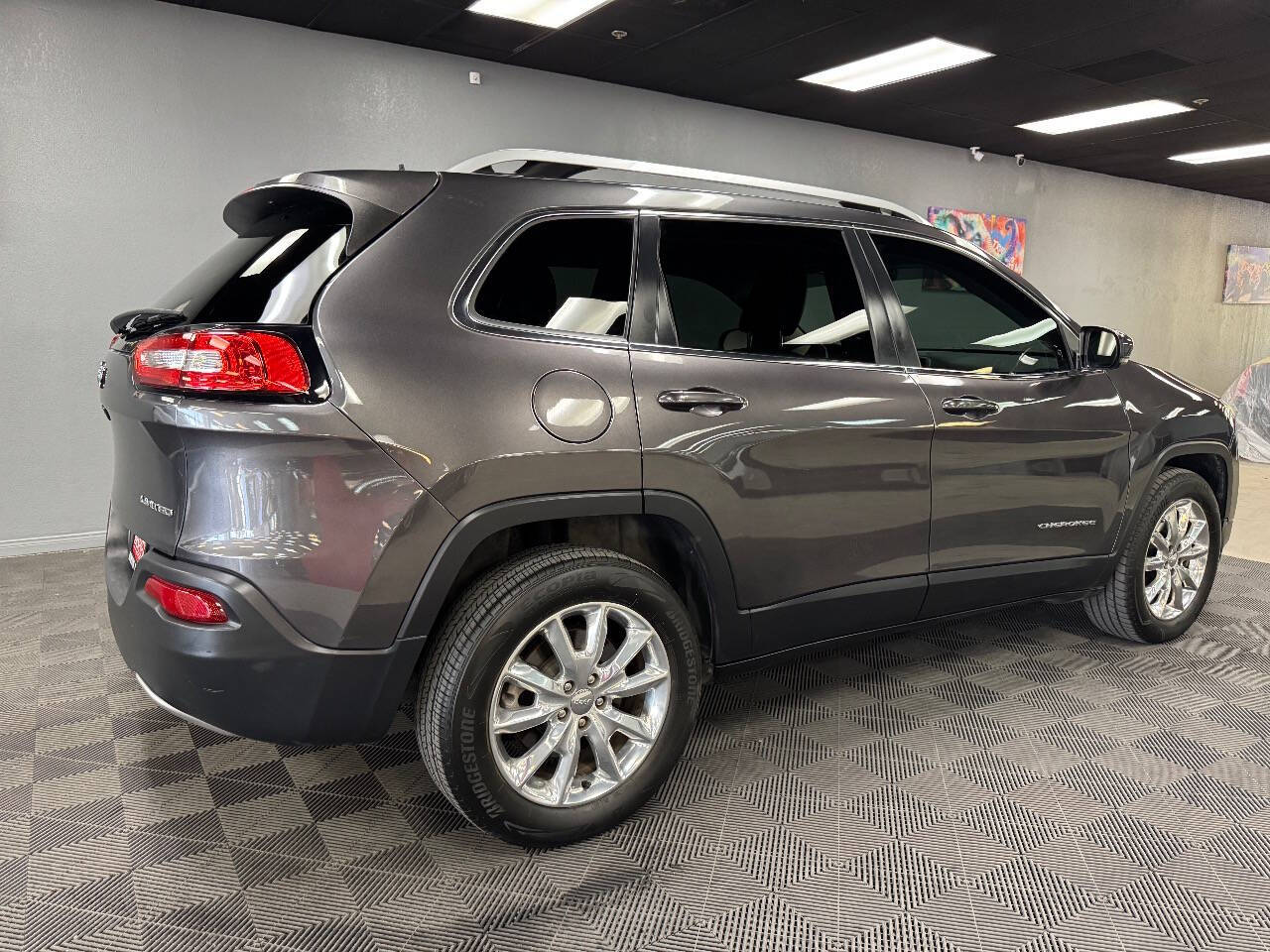 Vehicle image 8 of 59