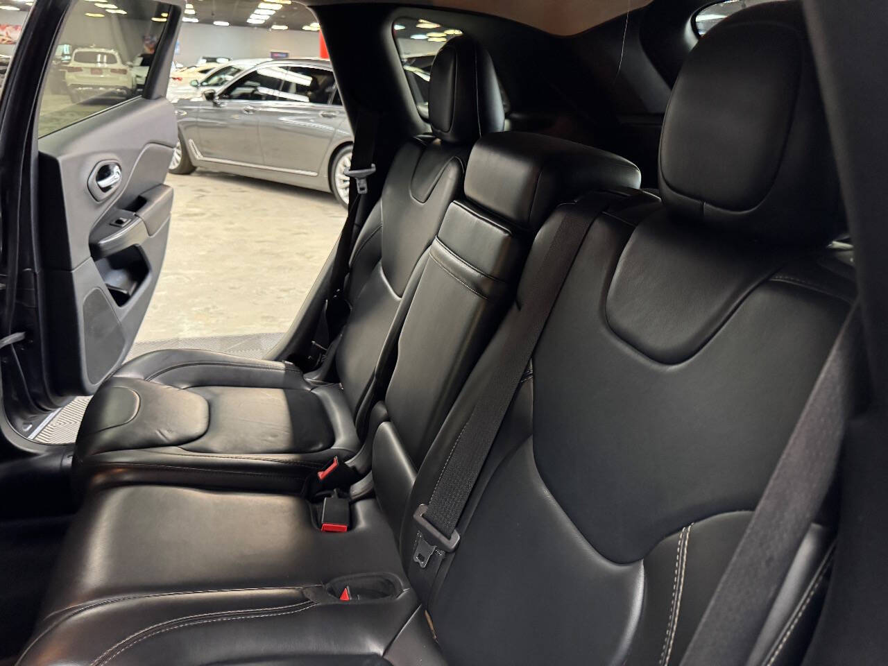 Vehicle image 24 of 59