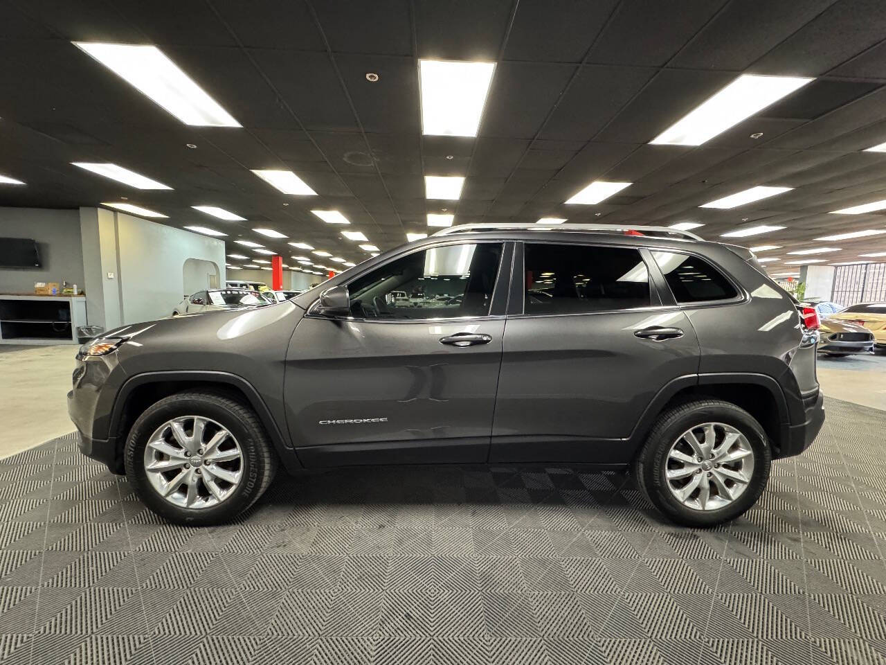 Vehicle image 11 of 59