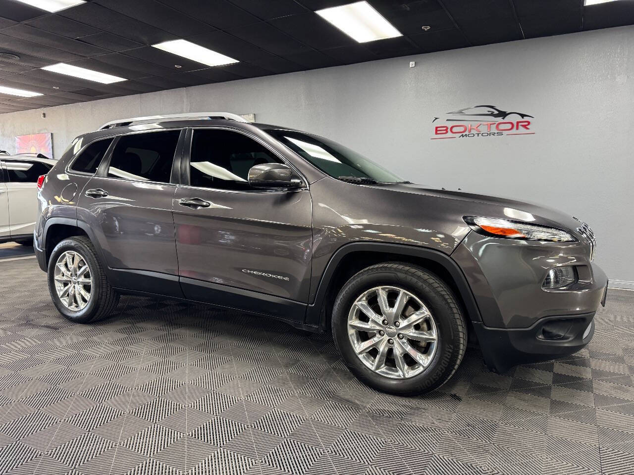 Vehicle image 3 of 59