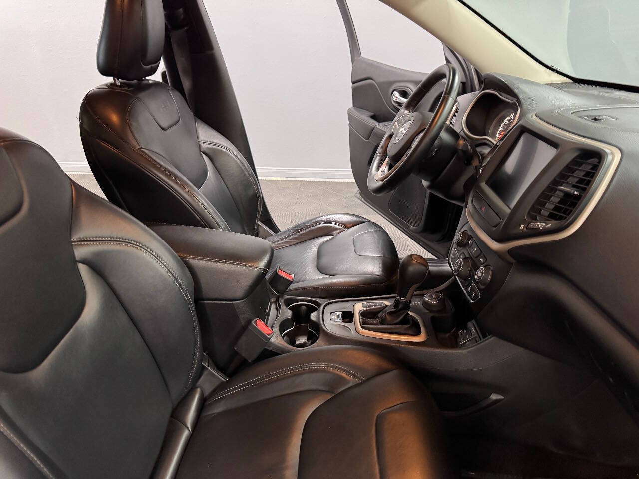 Vehicle image 58 of 59