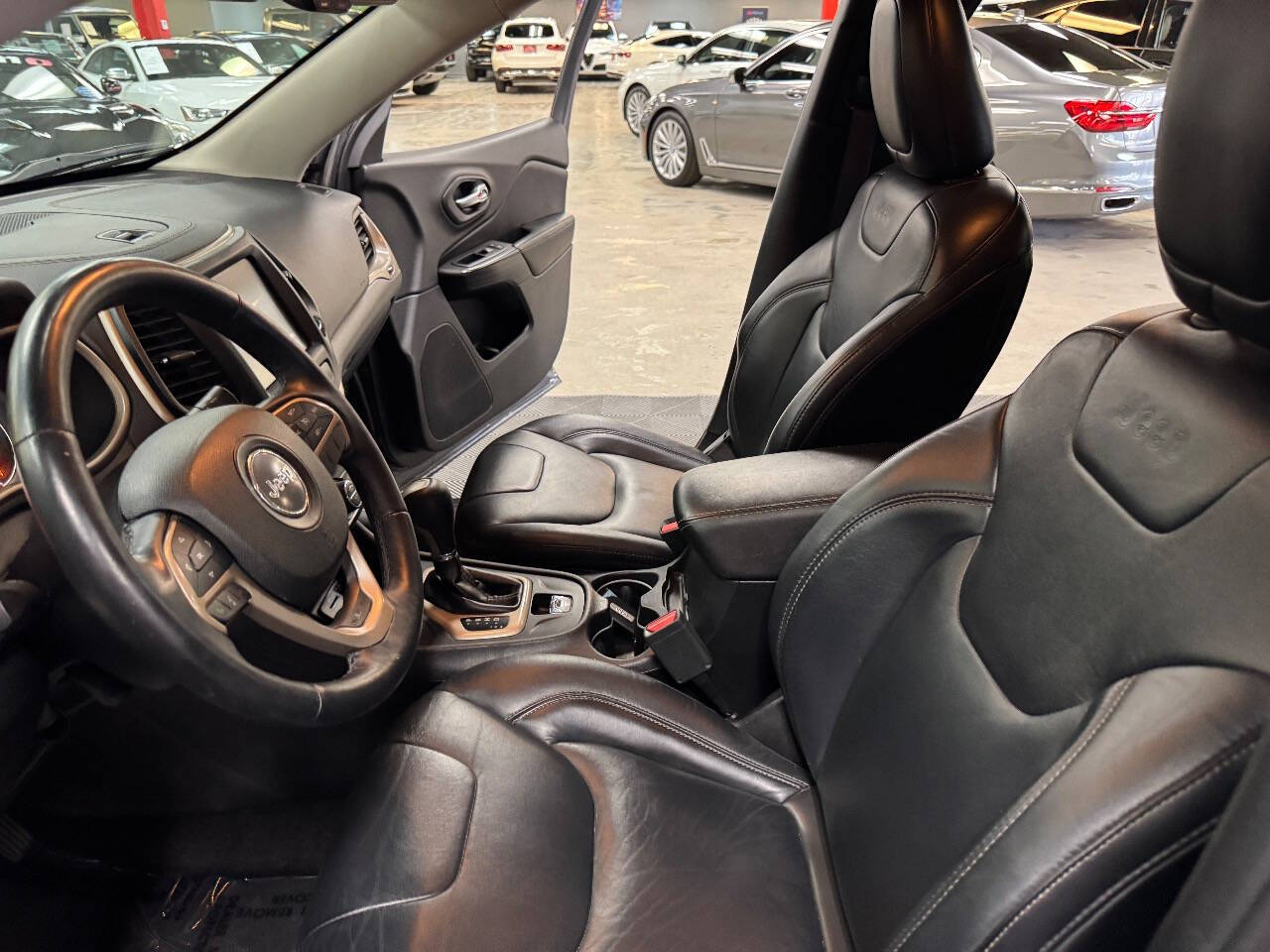 Vehicle image 56 of 59