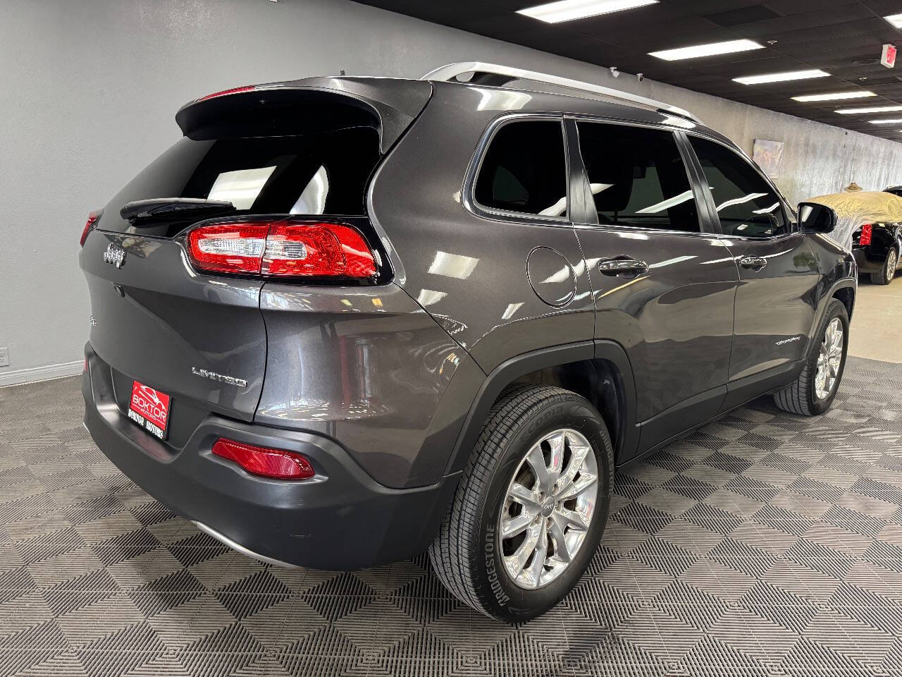 Vehicle image 7 of 59