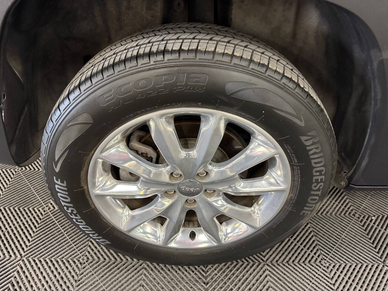 Vehicle image 16 of 59