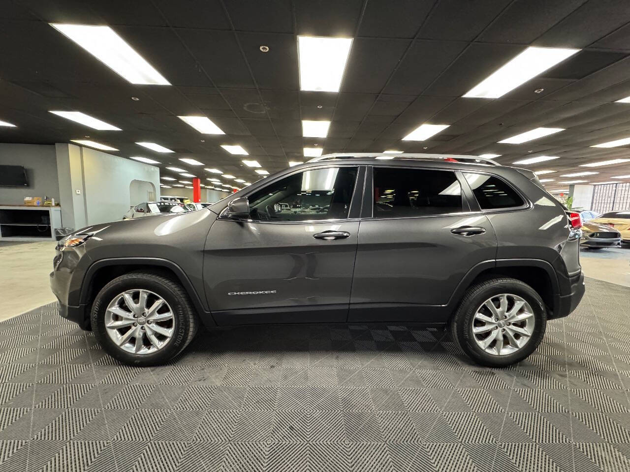 Vehicle image 12 of 59