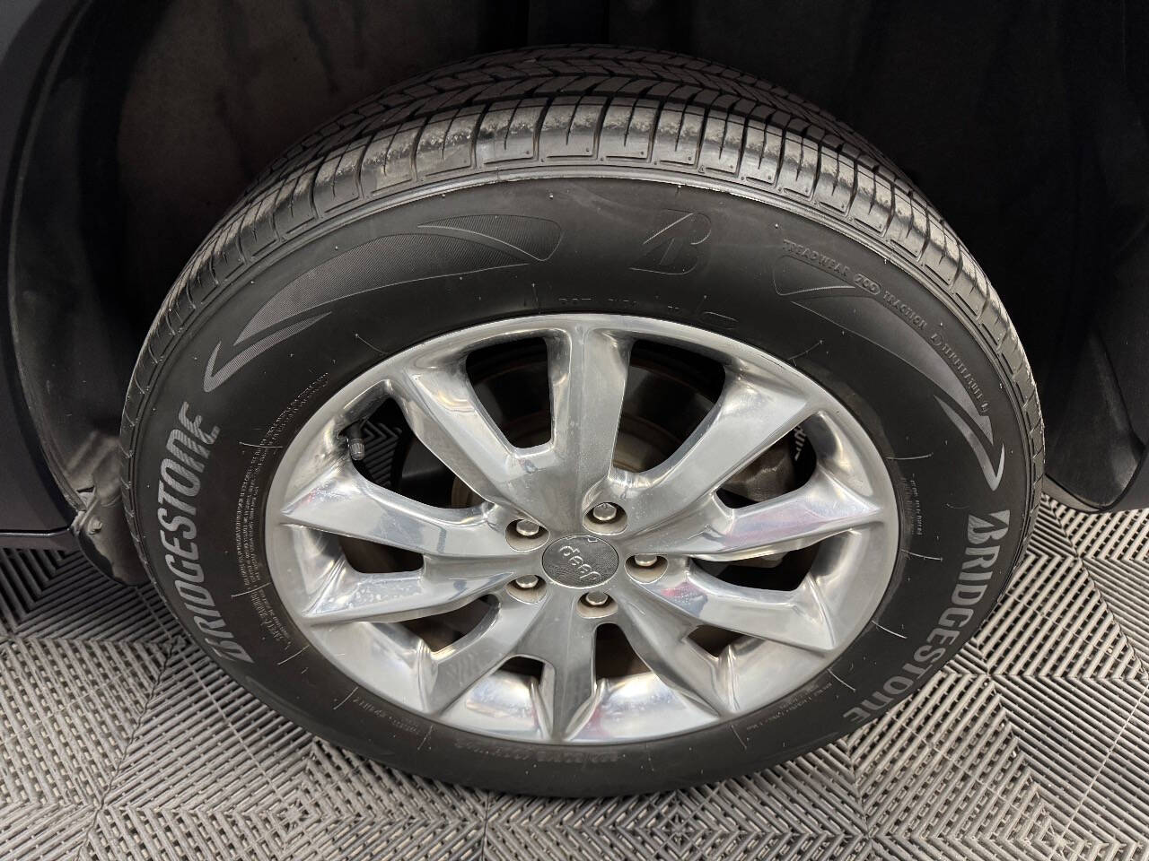 Vehicle image 15 of 59