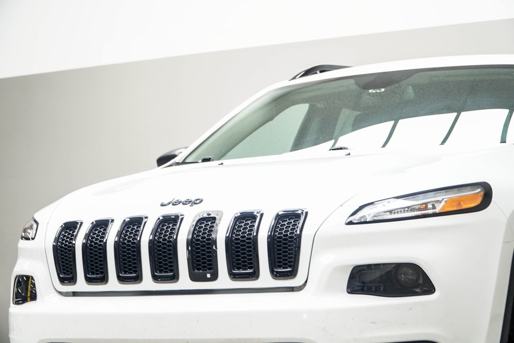 Vehicle image 3 of 31