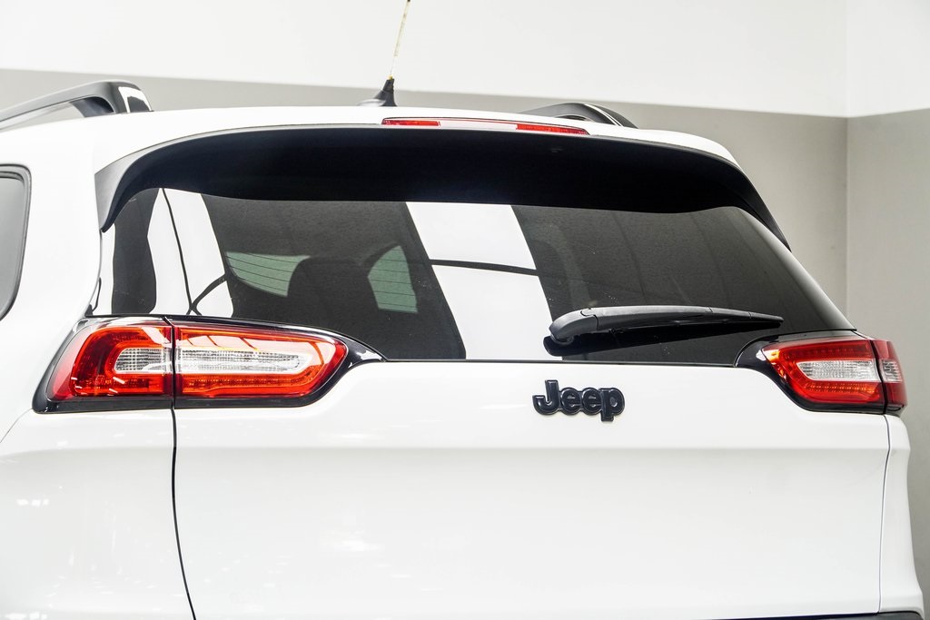 Vehicle image 13 of 31