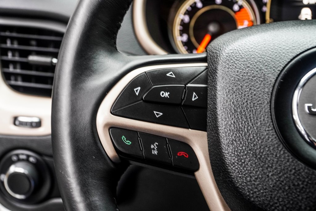 Vehicle image 22 of 31