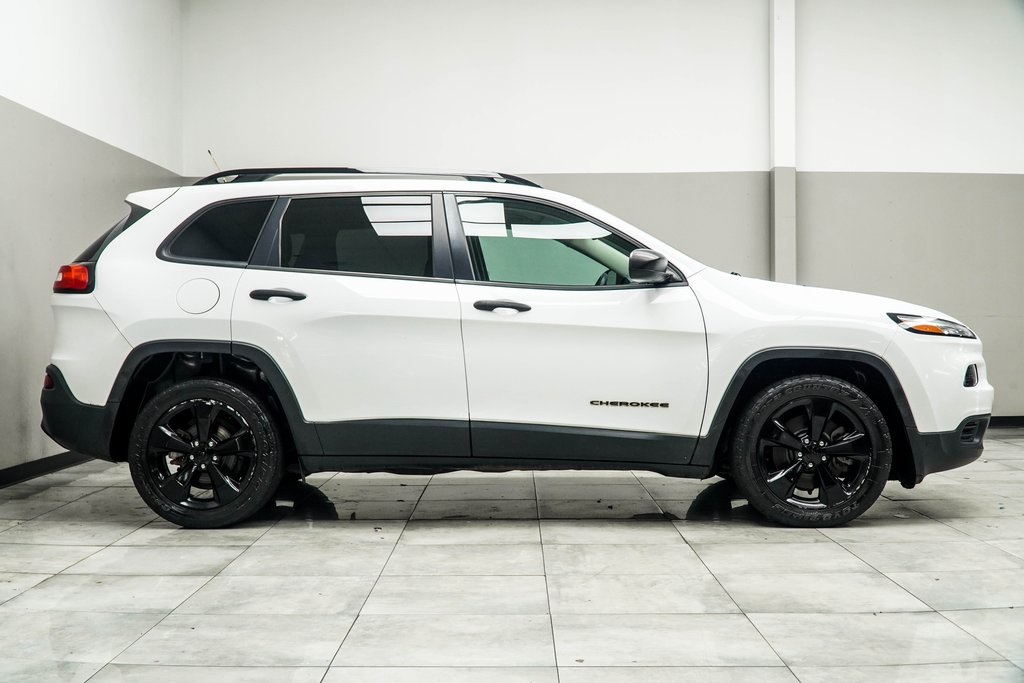 Vehicle image 6 of 31