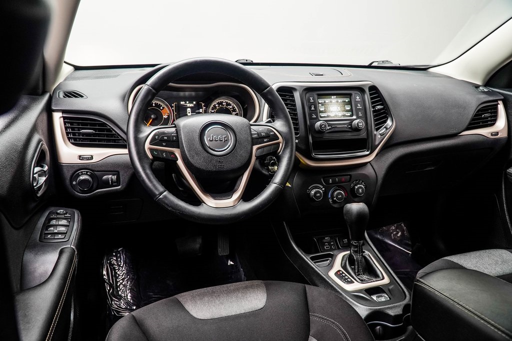 Vehicle image 12 of 31