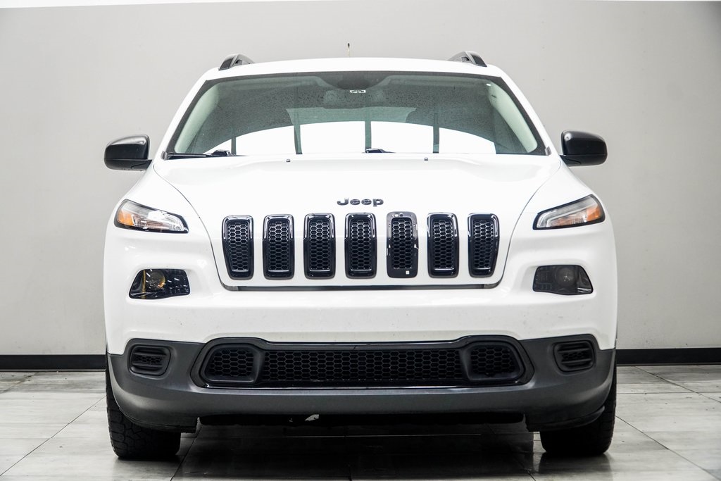Vehicle image 4 of 31