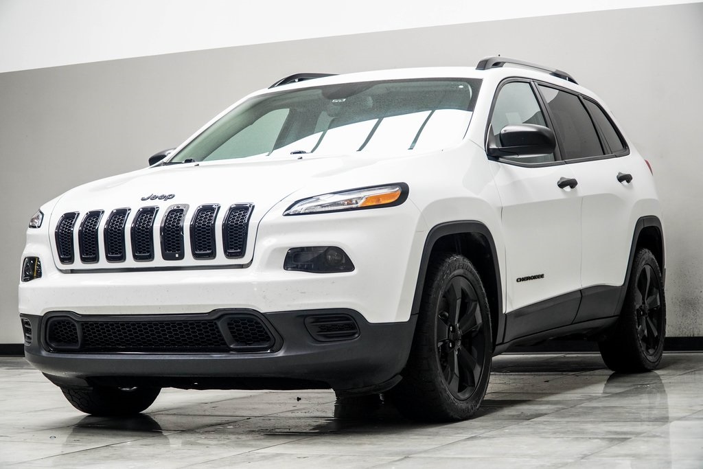 Vehicle image 2 of 31