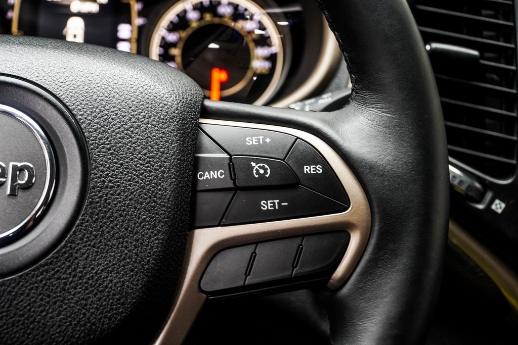 Vehicle image 21 of 31