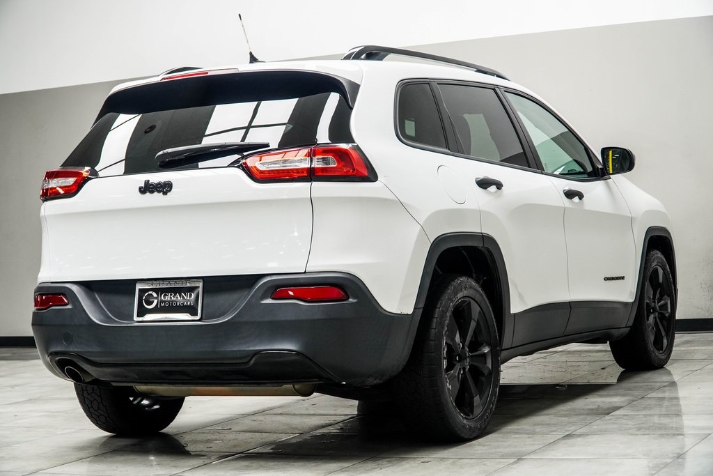Vehicle image 7 of 31