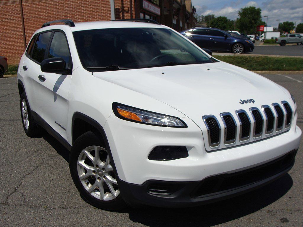 2017 Jeep Cherokee Sport Image 3 of 34