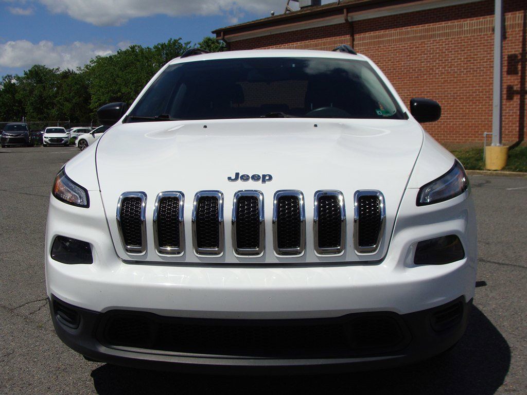 2017 Jeep Cherokee Sport Image 2 of 34