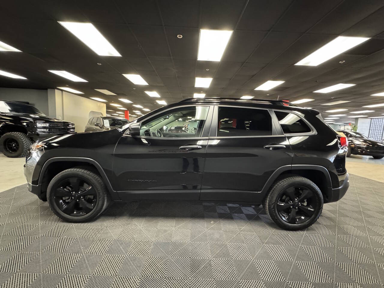 Vehicle image 14 of 58