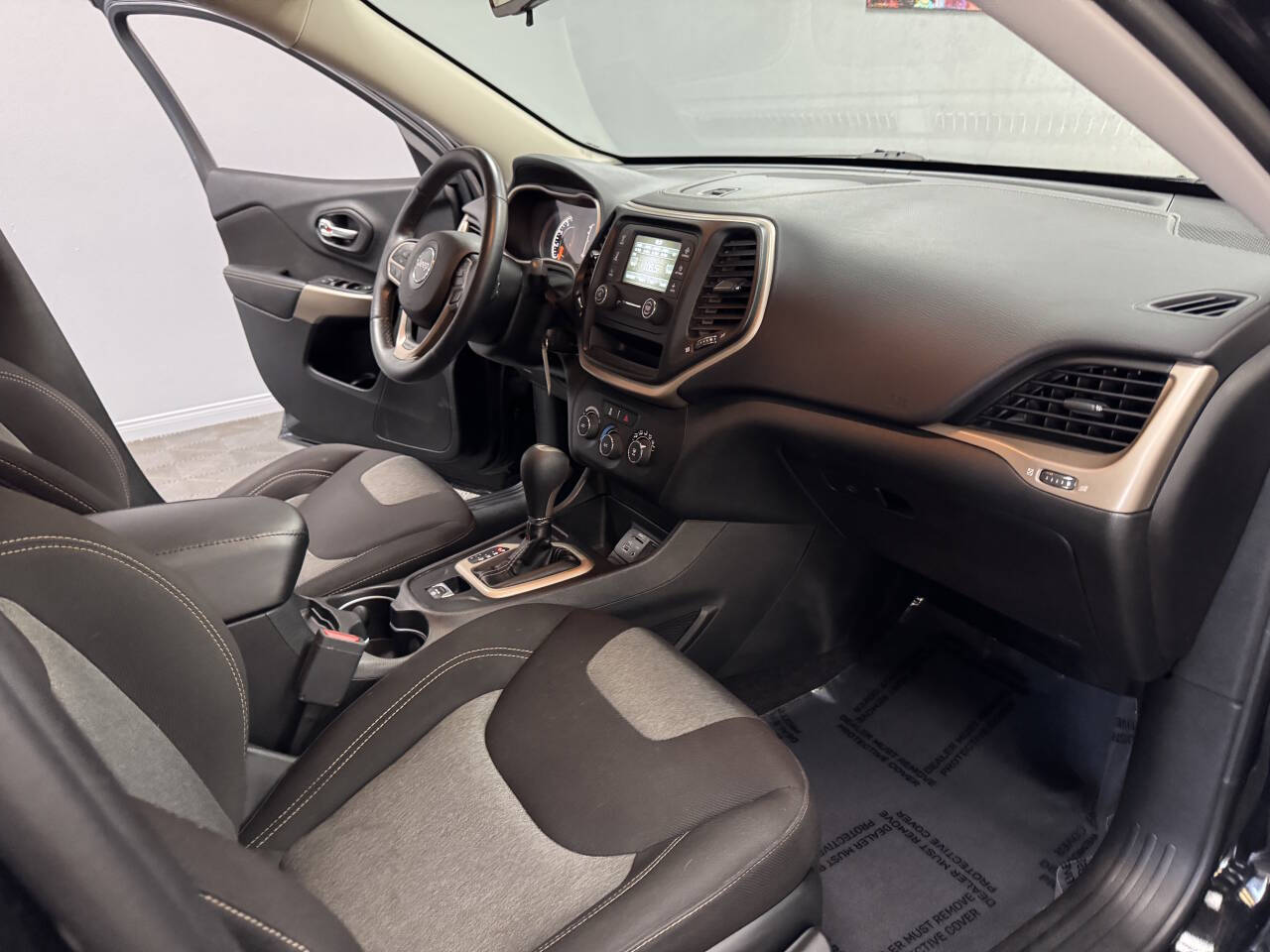 Vehicle image 57 of 58