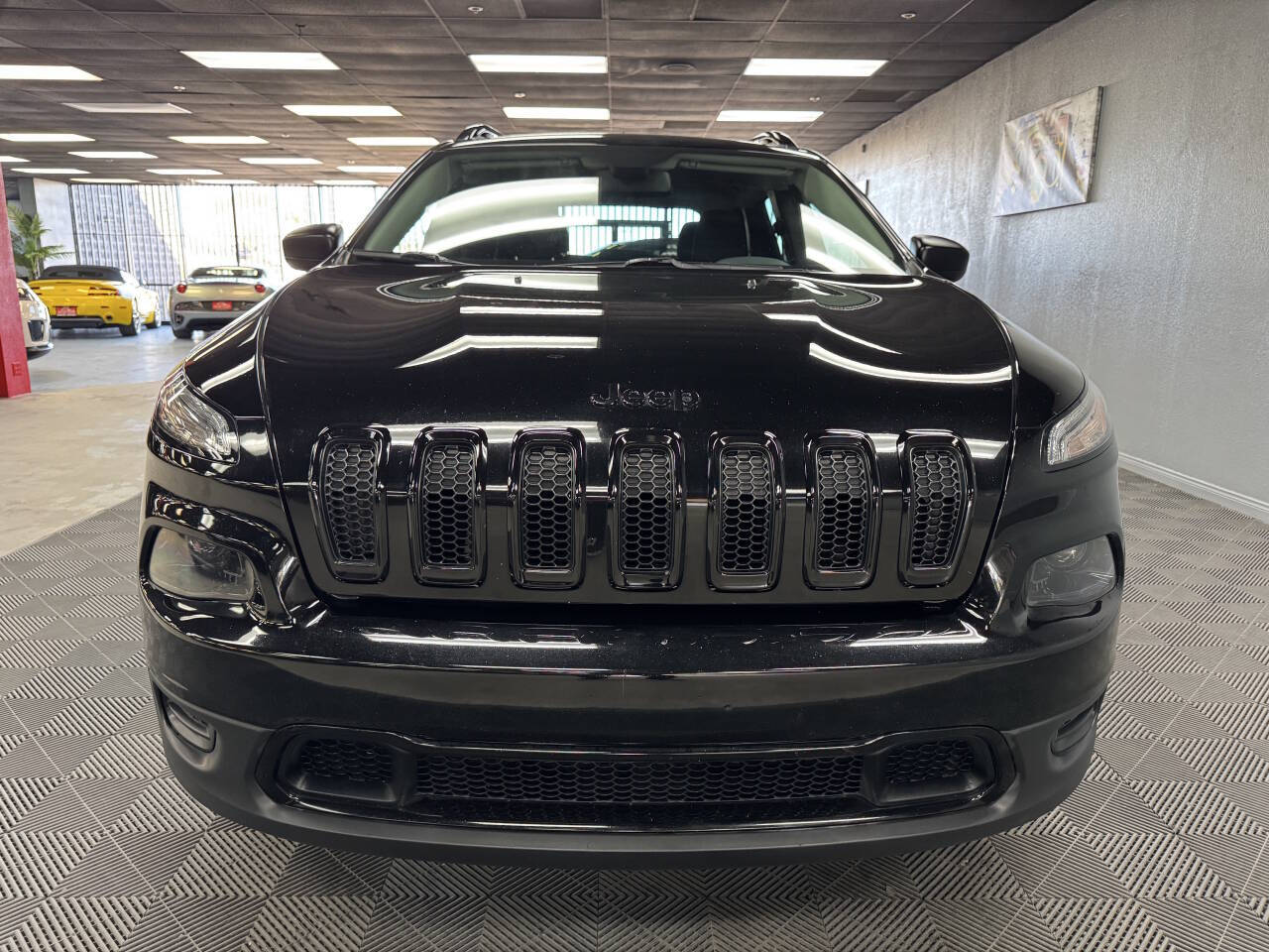 Vehicle image 4 of 58