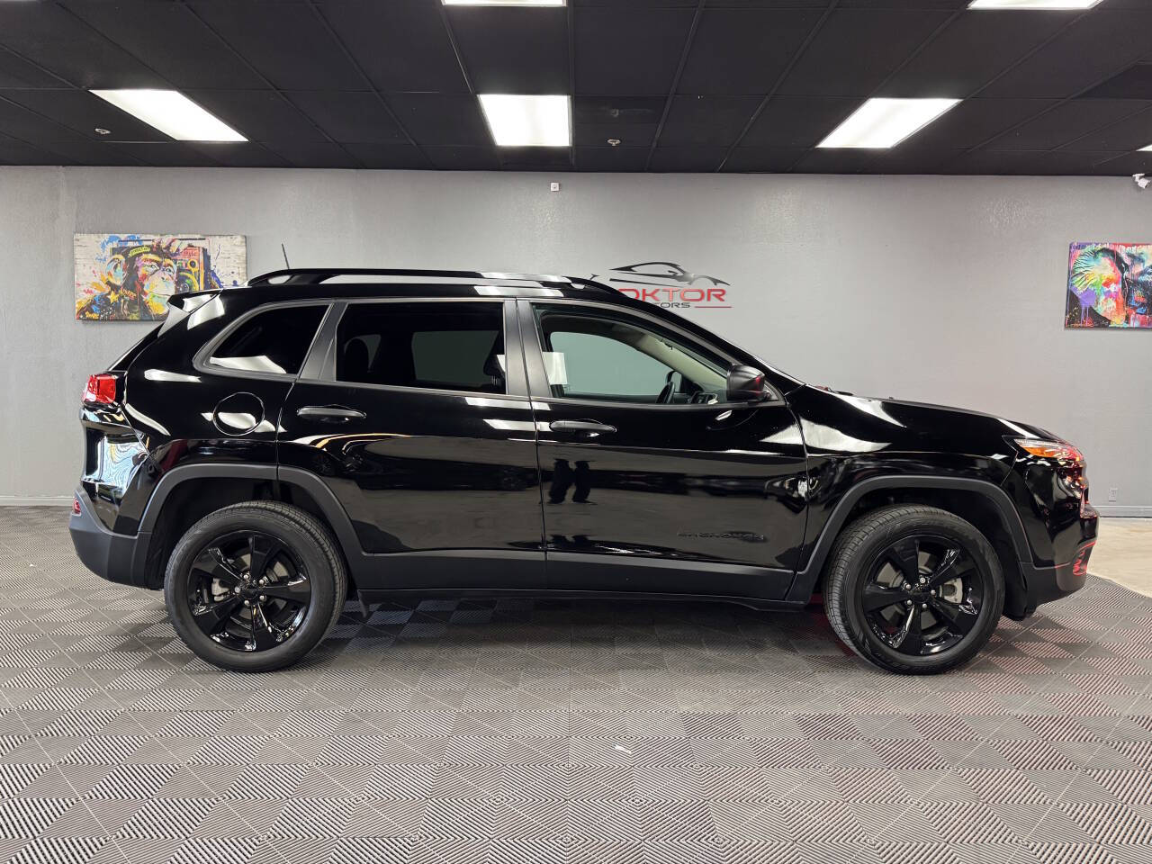 Vehicle image 8 of 58