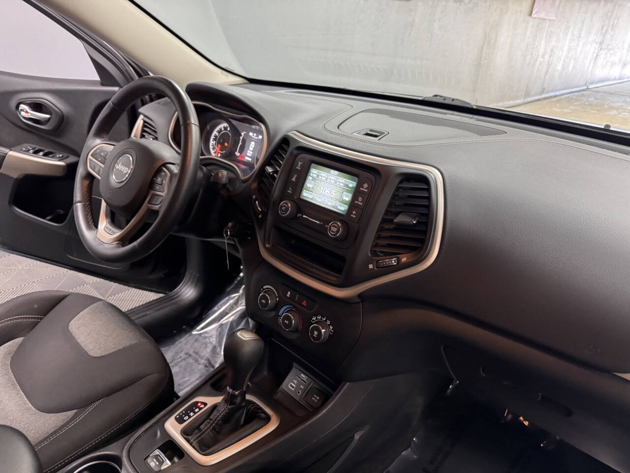 Vehicle image 54 of 58
