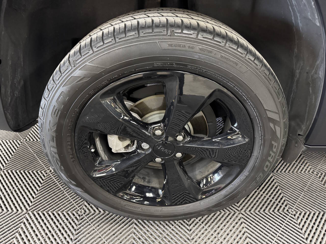 Vehicle image 18 of 58