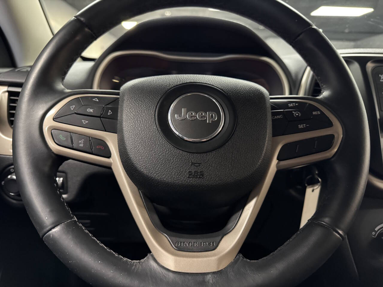 Vehicle image 21 of 58