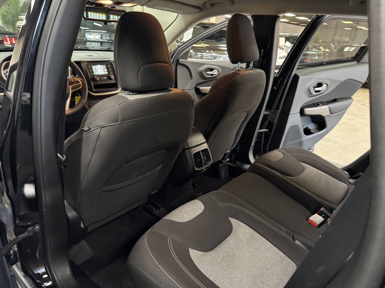 Vehicle image 44 of 58