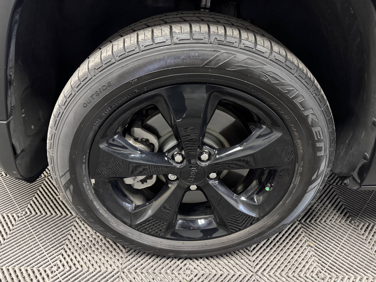 Vehicle image 20 of 58
