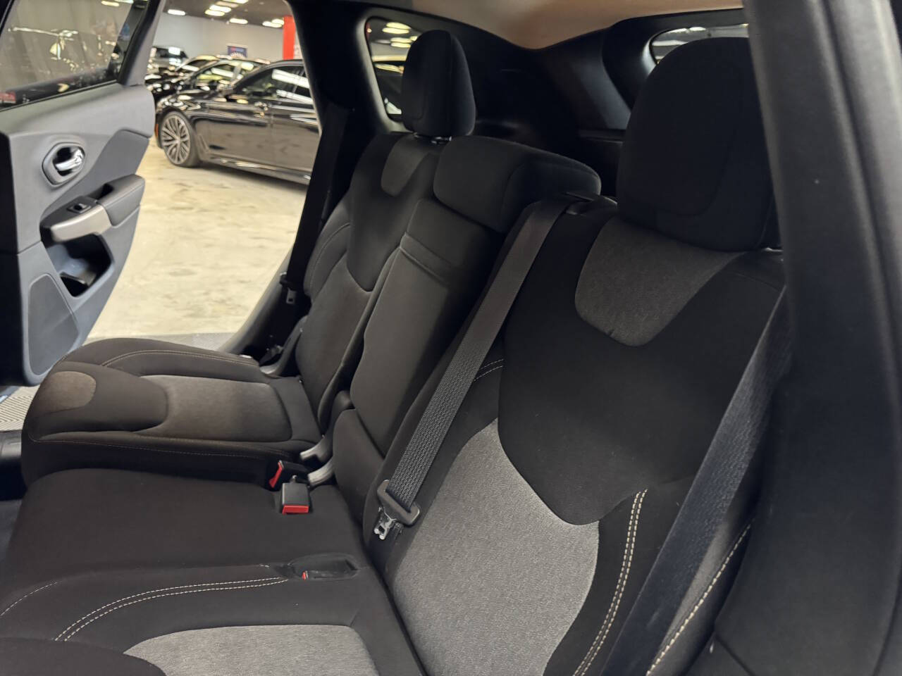 Vehicle image 43 of 58