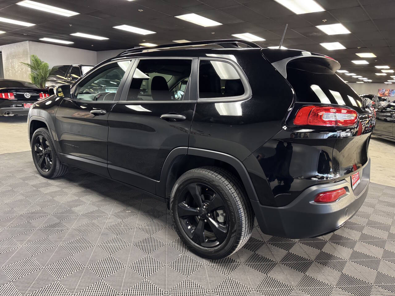 Vehicle image 12 of 58