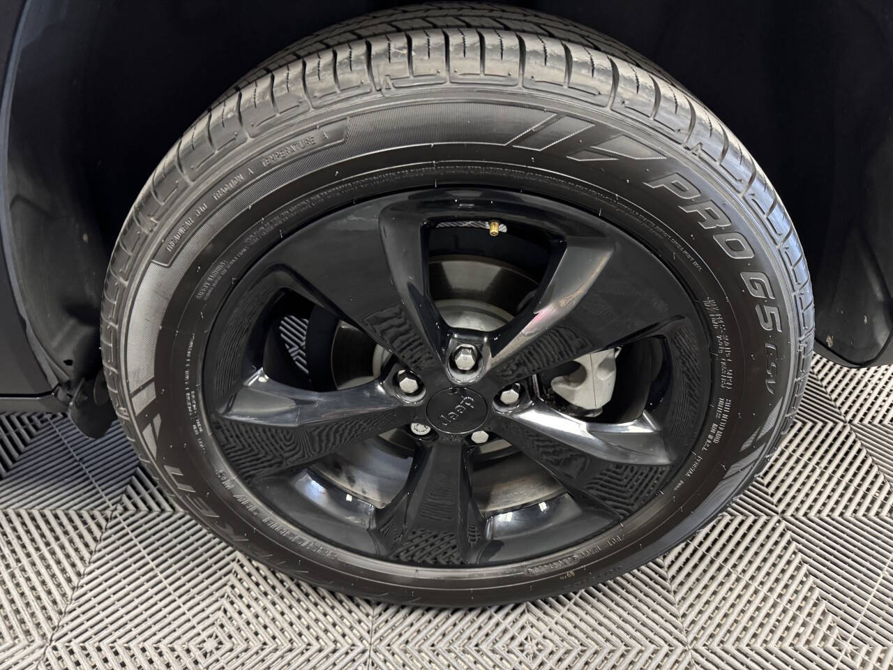 Vehicle image 19 of 58
