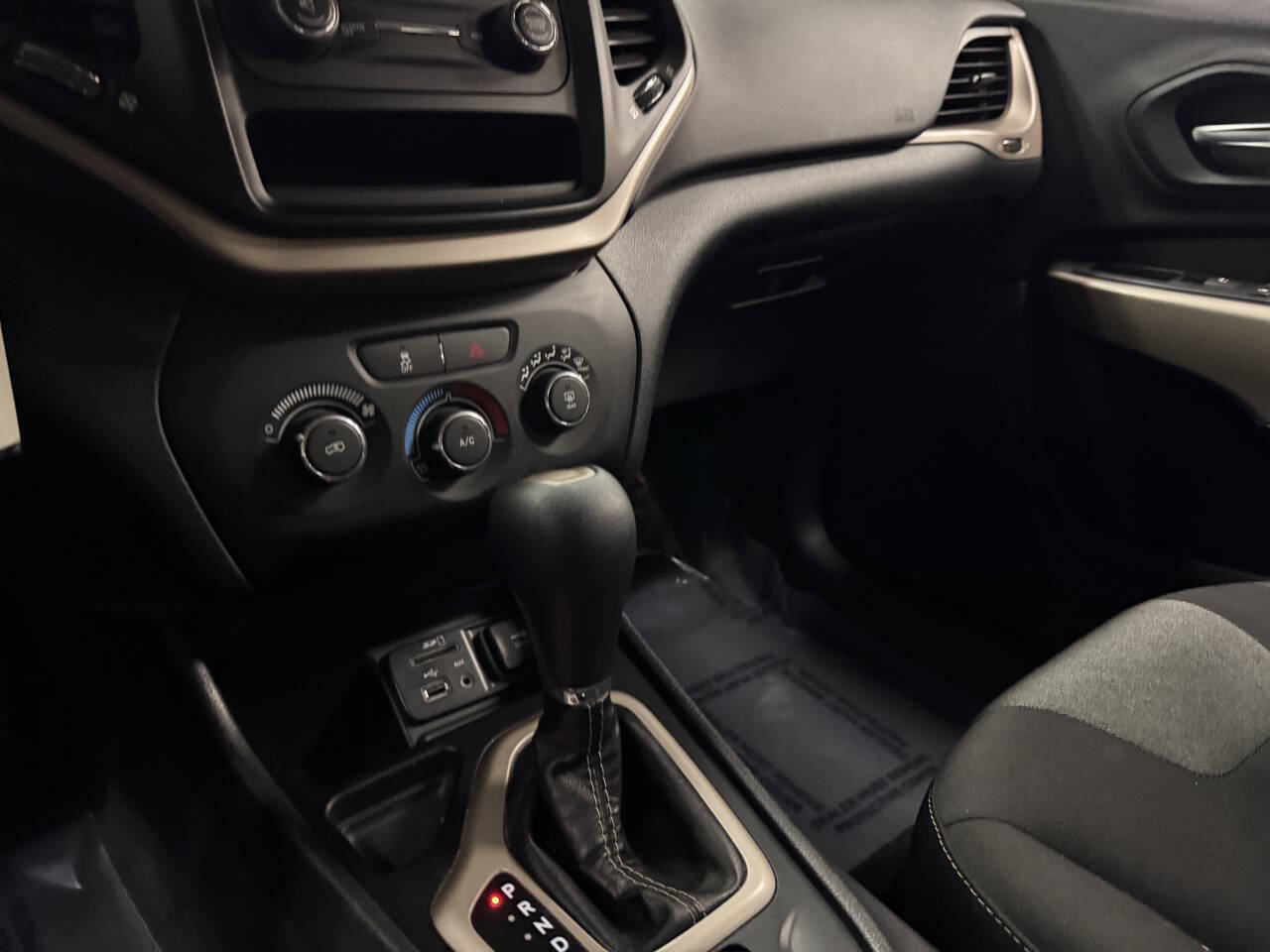 Vehicle image 26 of 58