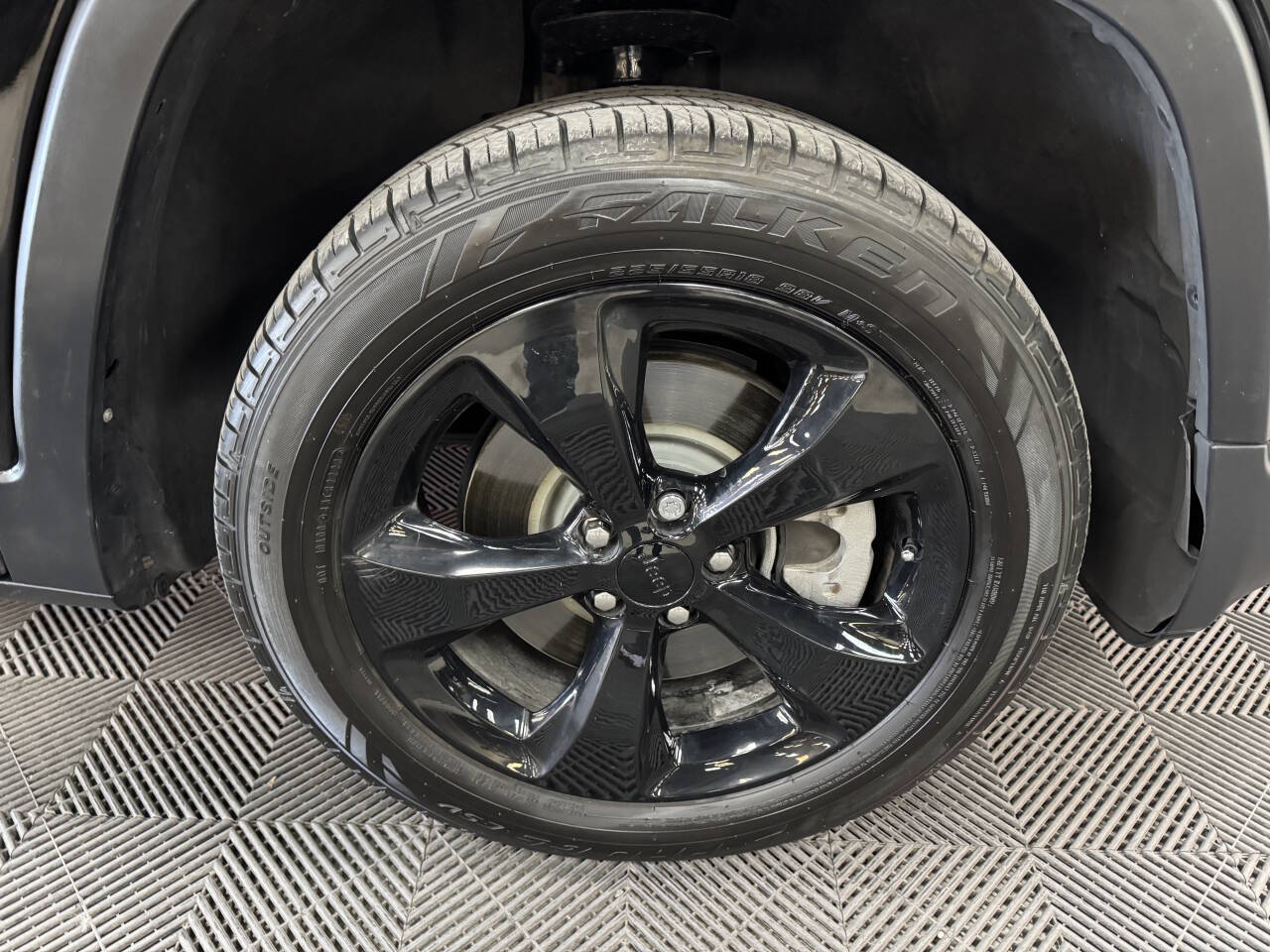 Vehicle image 17 of 58