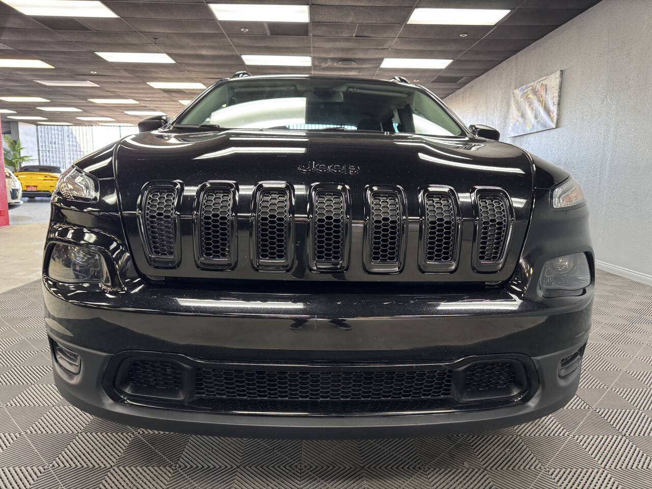 Vehicle image 5 of 58
